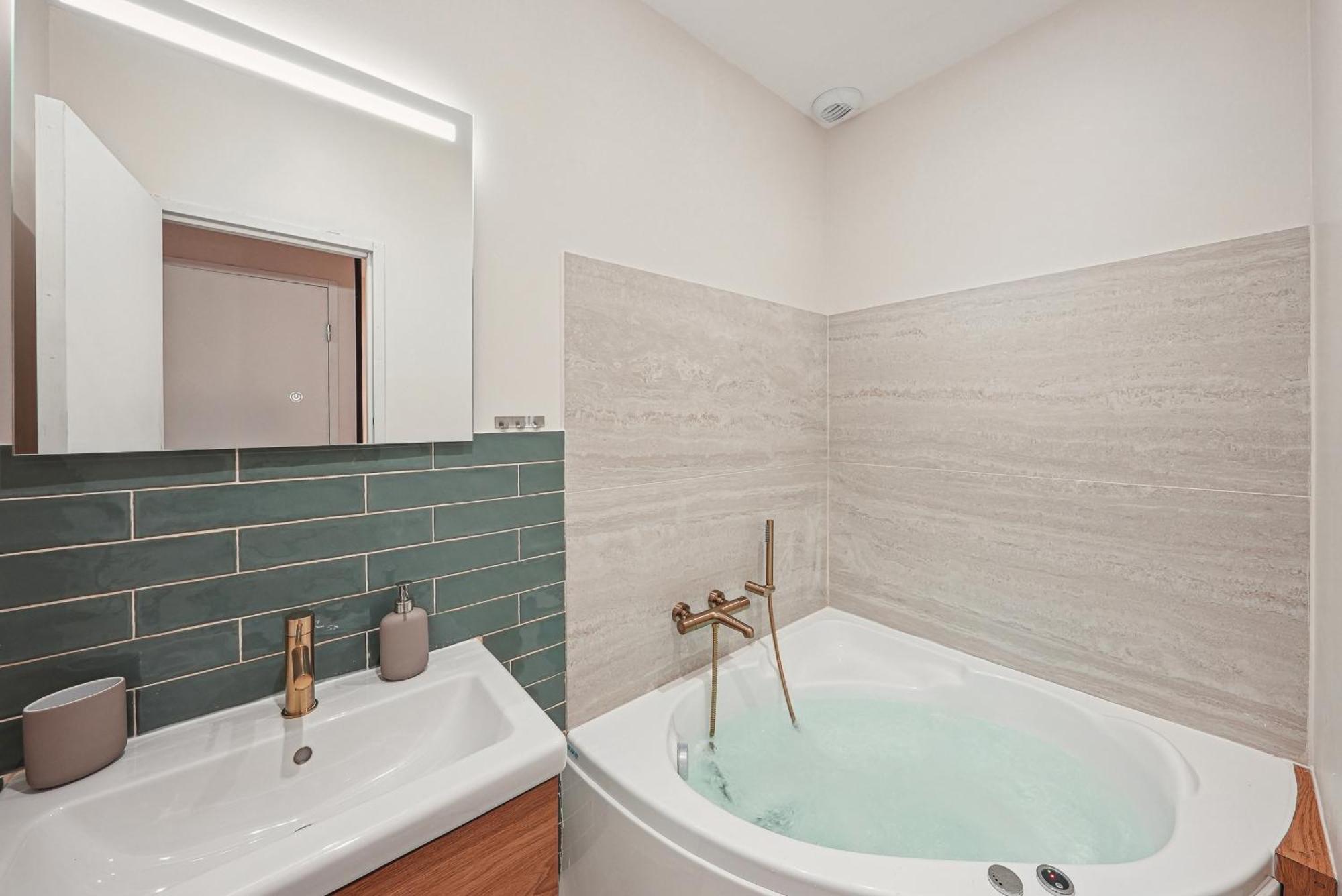 Lavie Maison Central & Hot Tub Бордо Екстер'єр фото